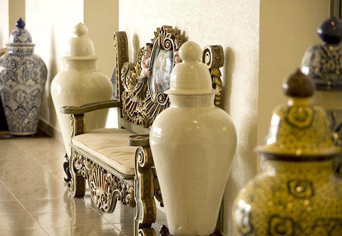 Fiesta Americana Hacienda Ixtapan De La Sal Bagian luar foto A Ming dynasty porcelain vase