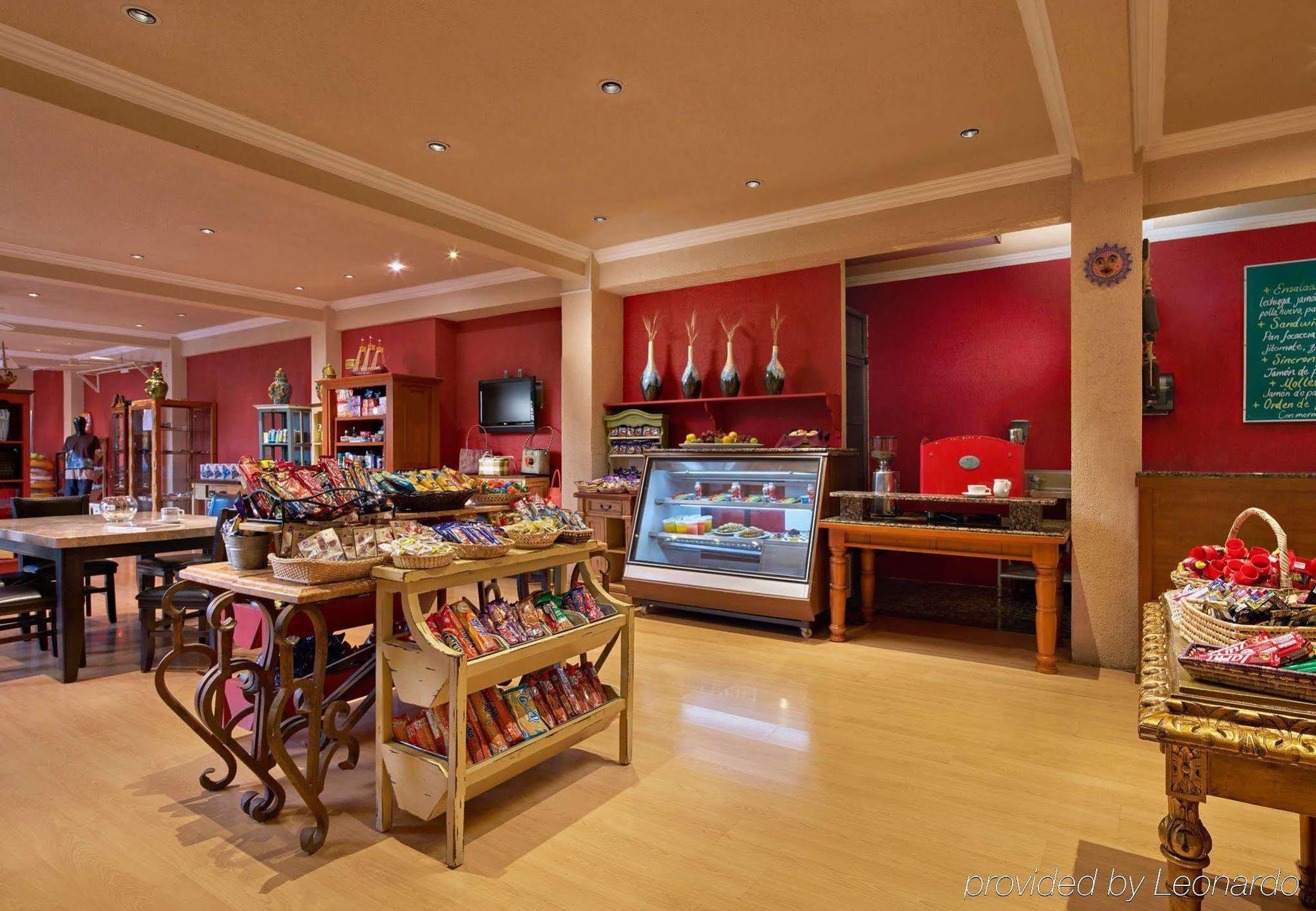 Fiesta Americana Hacienda Ixtapan De La Sal Bagian luar foto The lobby of the hotel