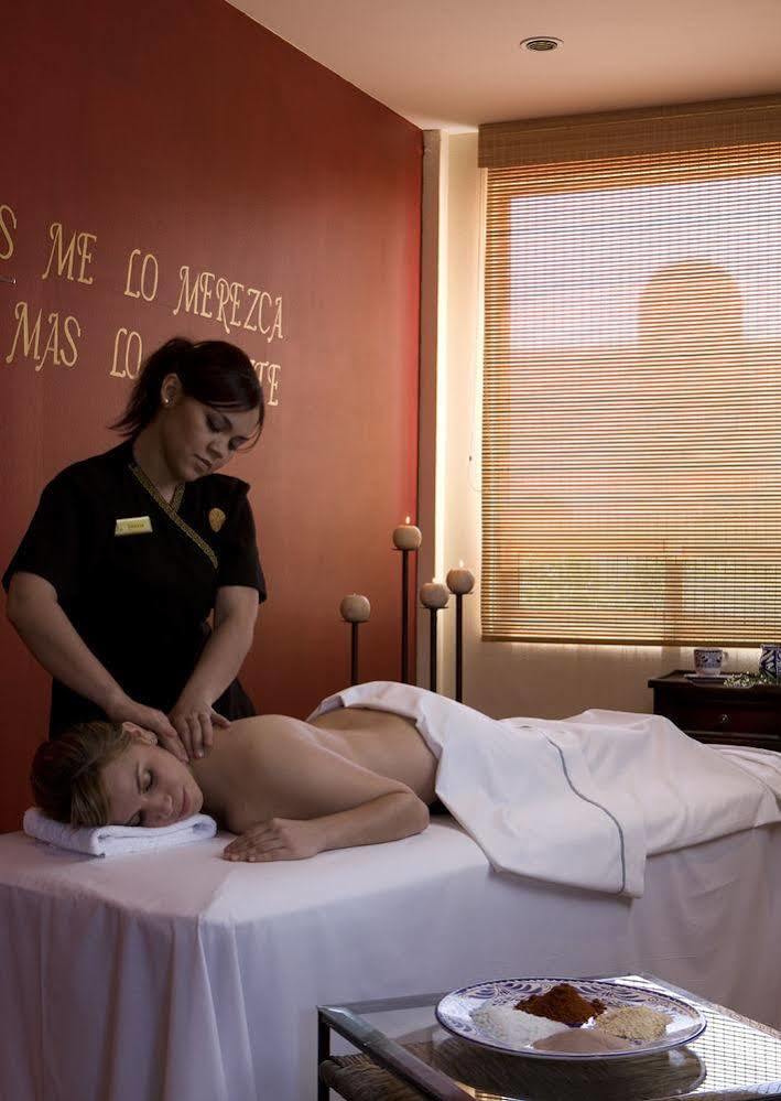 Fiesta Americana Hacienda Ixtapan De La Sal Bagian luar foto Massage